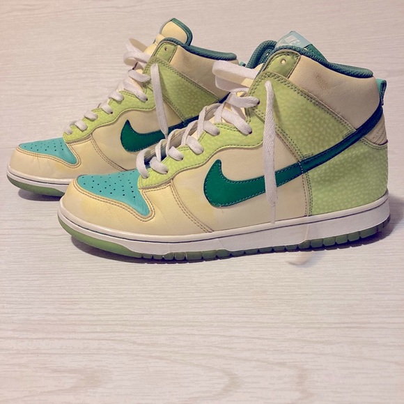 Sure rare Nike dunks glow in dark - Picture 2 of 8
